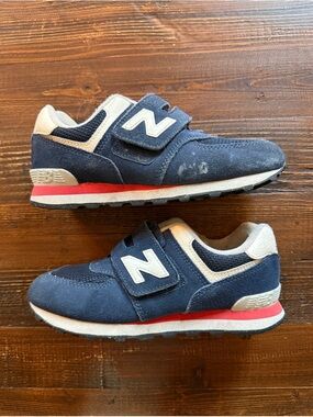 New Balance 574 Kids Navy and Red Sneakers with Velcro Closure Sz 1.5